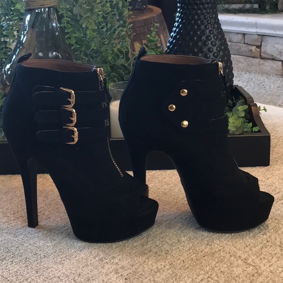 Zigisoho Black Suede Platform Booties. Size 7.5 - Picture 2 of 8
